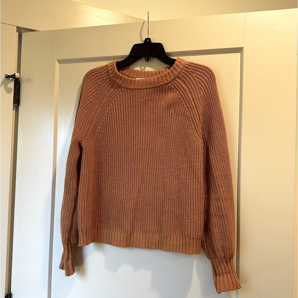Free assembly sweater